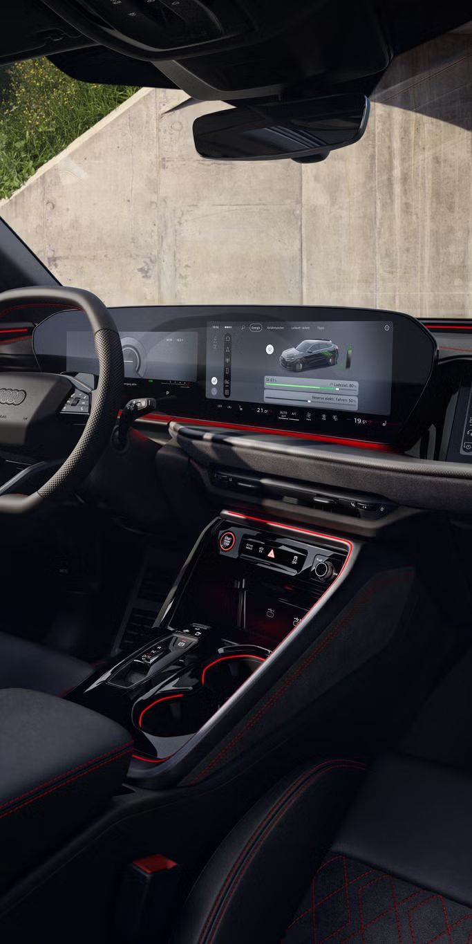 Blick auf das Panorama-Display des Q5 Sportback e-hybrid.