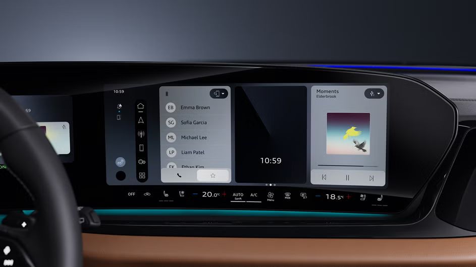 Záber zblízka na displej MMI touch v modeli Audi A6 allroad e-hybrid.