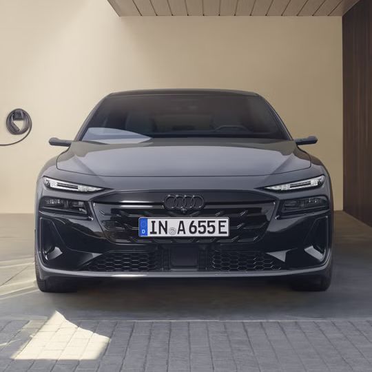 Pohľad na predné partie Audi A6 Avant e-tron